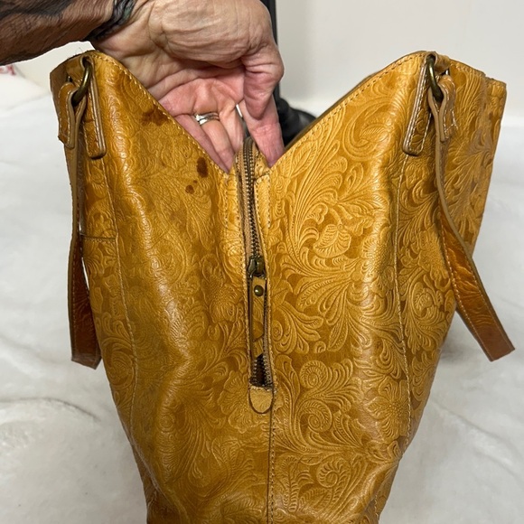 Steven By Steve Madden Embossed Mustard Colored leather Shoulder Bag - Picture 8 of 16